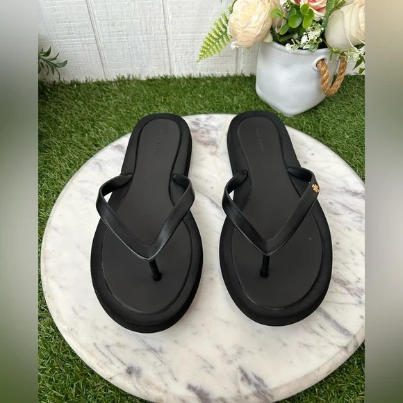 Tory Burch Black Minimalist Flip Flop Sandals women size 10 preowned - Picture 4 of 13